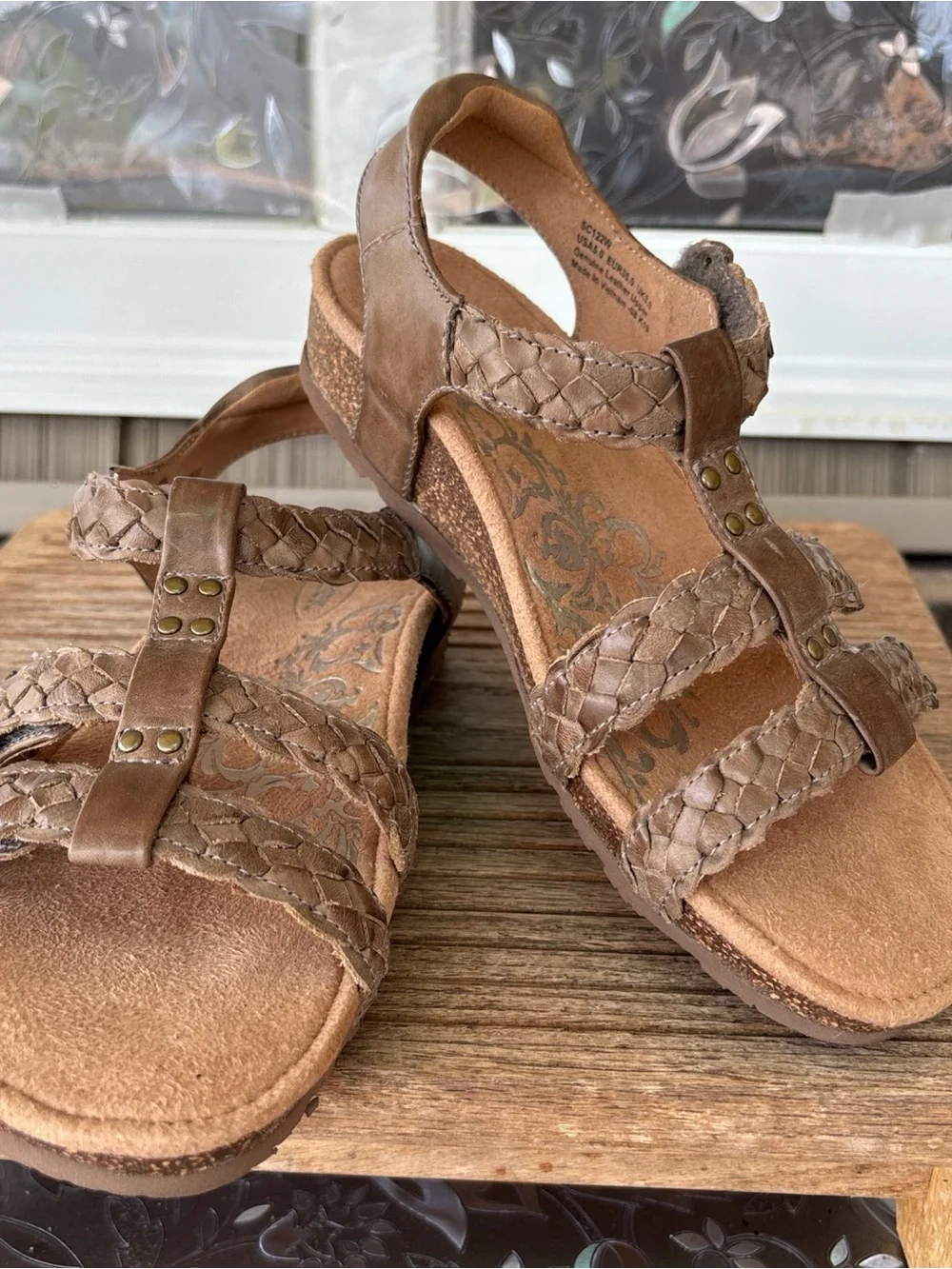 Braided Strappy Women’s Sandals in Light Brown Sz 5